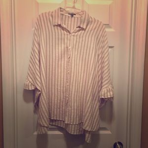 Women's ruffle sleeve batwing linen top